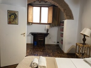 Iron/ironing board, free WiFi, bed sheets