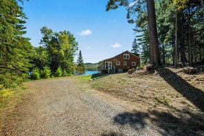 Exterior - Yellow Pine - Enjoy swimming, boating and wonderful views on Rangeley Lake (Rangeley)