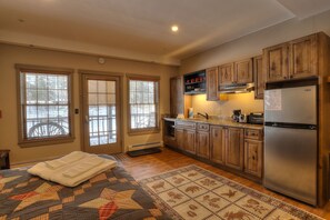 1 bedroom, WiFi, bed sheets, wheelchair access - Oquossoc Suite #5 | A/C (Oquossoc)