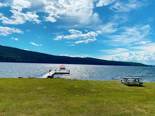 🐾Greenvale Cove 7 - Loon's Ruhe - Greenvale Cove on Rangeley Lake, dog friendly
