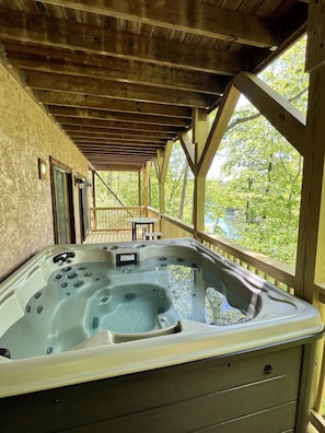 Bain à remous extérieur