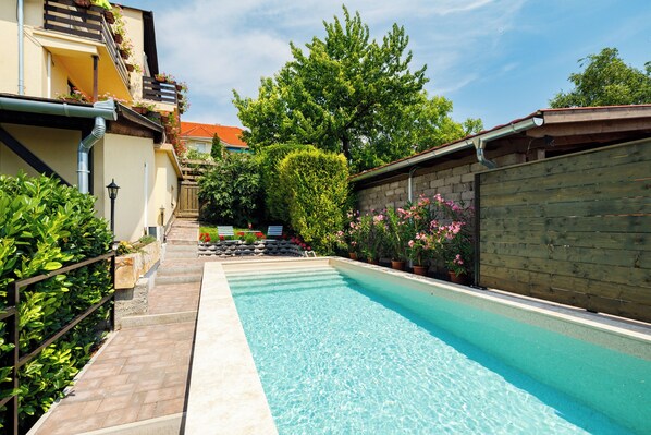Outdoor pool - Casa Montana II- Country Apartment (Balatonalmadi)