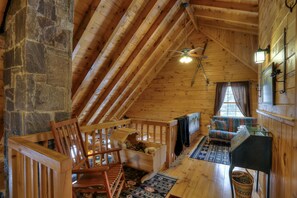 Fernseher, DVD-Player, Stereoanlage