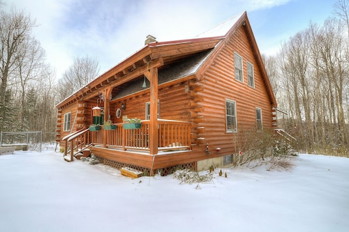 VERY PRIVATE Rangeley Log Cabin | ATV & Snowmobile Access | Dog Friendly