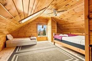 5 bedrooms, WiFi, bed sheets - Hart | Beautiful family getaway located just three miles from downtown Rangeley (Rangeley)