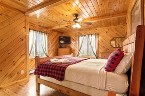 5 bedrooms, WiFi, bed sheets - Hart | Beautiful family getaway located just three miles from downtown Rangeley (Rangeley)