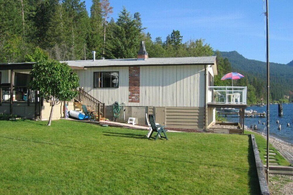 West Kelowna Okanagan Lakefront Getaway