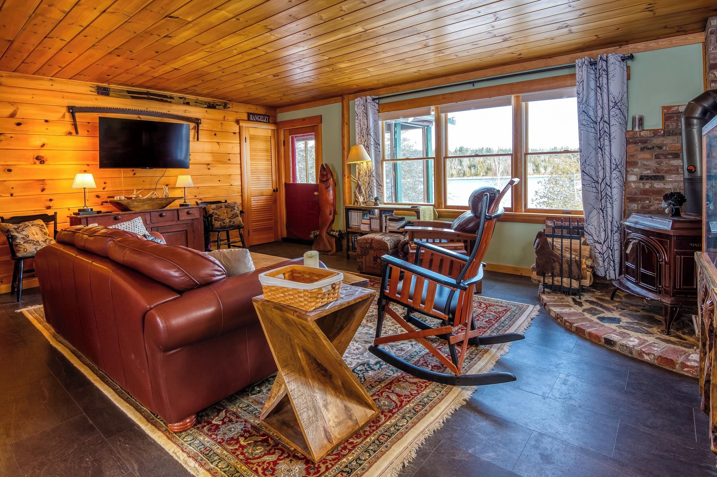 The Haven On Hunter Cove - Charming And Comfortable Log Home On Rangeley Lake - Rangeley, ME