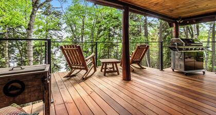 Situé dans une crique tranquille en regardant l'ßle Toothaker