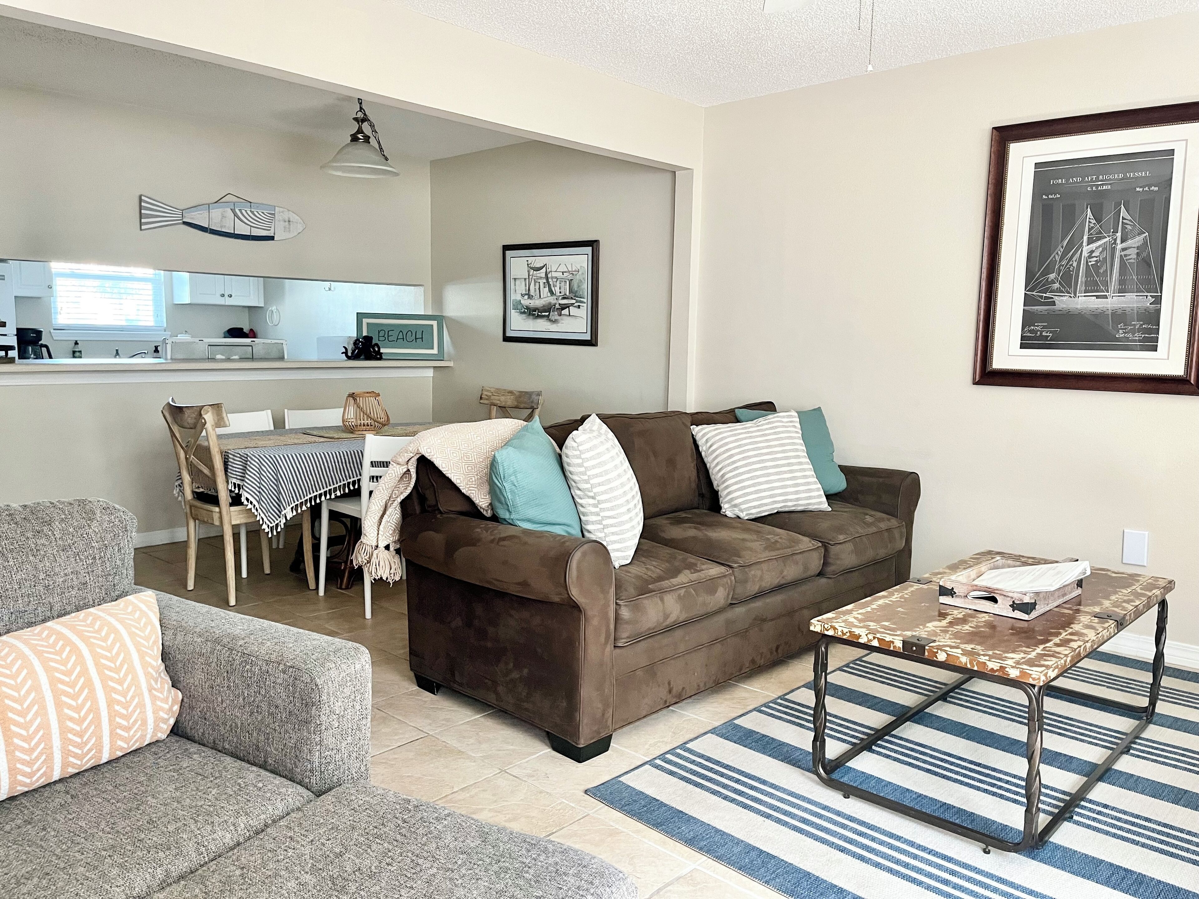 2 BR Gulf Front Complex - Kayak - Heated Pool - Ask about MONTHLY DISCOUNTS! 