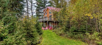 Belle maison spacieuse avec accĂšs Ă Rangeley Lake et les sentiers de motoneige.