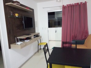 Interior - Apartment in a condominium on the second block from Coroa Vermelha Beach. (Santa Cruz Cabrália)