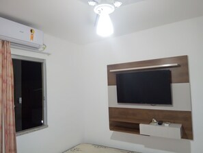 Interior - Apartment in condominium on the second block of Coroa Vermelha Beach (Santa Cruz Cabrália)