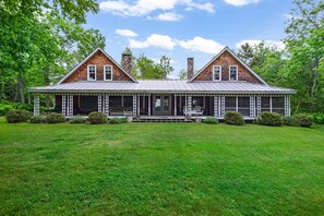 Exterior - 🐾Edgewater - Private dog friendly home on Rangeley Lake, just minutes from downtown (Rangeley)