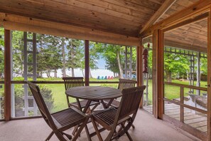 Dining - 🐾Edgewater - Private dog friendly home on Rangeley Lake, just minutes from downtown (Rangeley)