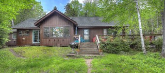 🐾Boyd - Rustic, spacious, dog friendly home on Mooselookmeguntic Lake