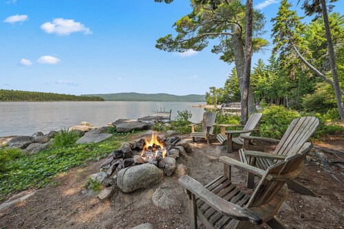 🐾Boyd - Rustic, spacious, dog friendly home on Mooselookmeguntic Lake