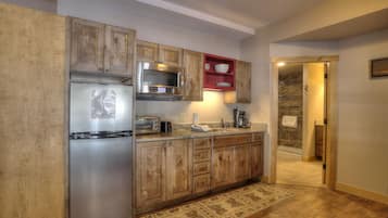 Fridge, microwave, coffee/tea maker, freezer