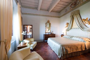 6 Schlafzimmer, Zimmersafe, Bügeleisen/Bügelbrett, kostenloses WLAN