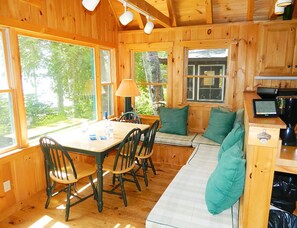 Dining - Tempel - Enjoy the quiet, pristine region of Loon Lake (Dallas Plantation)