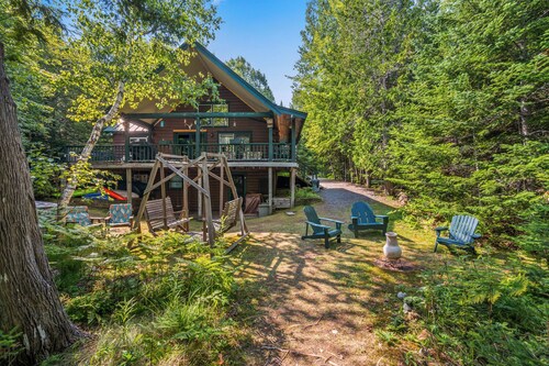 Loon Lake Retreat - Located on Loon Lake, with additional guest cottage for rent as well