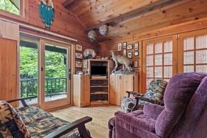 Tv, dvd-spelare och böcker