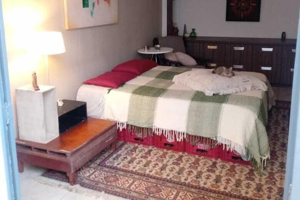Comfortable room, private bathroom, wifi, garage