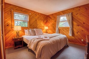 2 bedrooms, free WiFi, bed sheets - Whispering Winds | Shared Waterfront w/ Large Yard & Fire Pit (Rangeley)