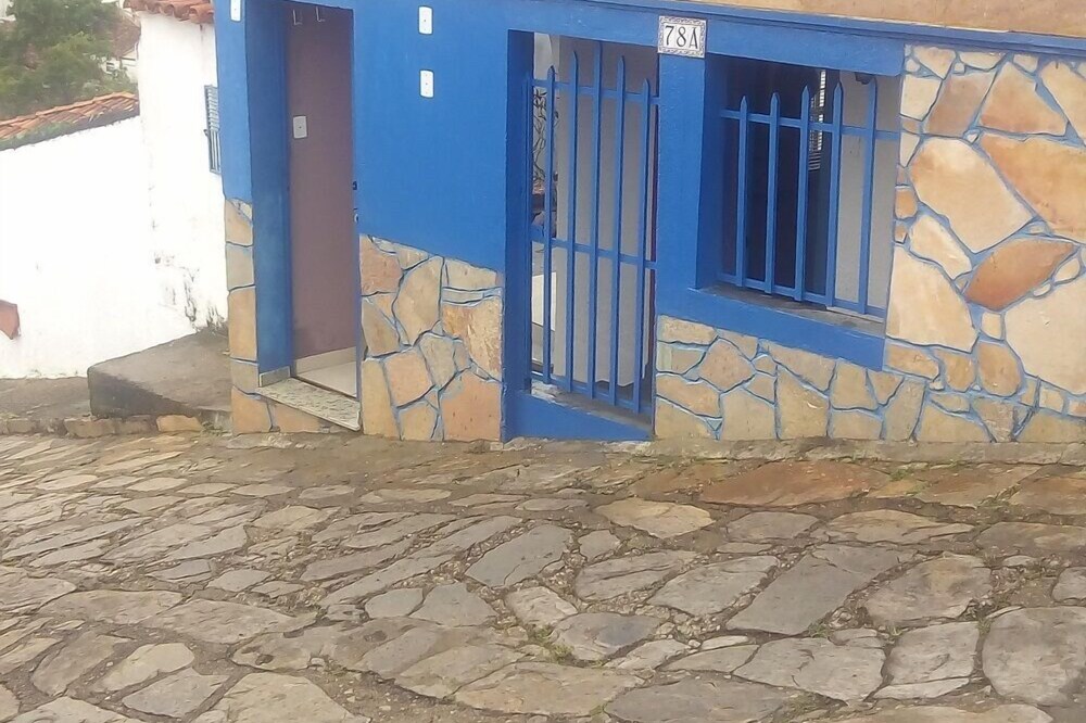 FURNISHED APARTMENT WITH KITCHEN MOUNTED IN THE CENTER OF DIAMANTINA / MG