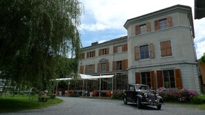 Front of property - Hotel du Parc - Manoir du Baron Blanc (Faverges-Seythenex)