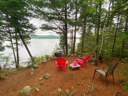 Loon Landing - Rustic cabin on Mooselookmeguntic Lake.  Very Private!
