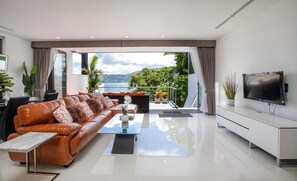 LED TV, DVD player - Villa 6 Oceanfront pool villa (Patong)