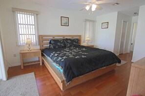 3 chambres, bureau, Wi-Fi, literie fournie