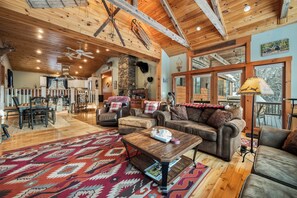 TV, fireplace, table tennis, books - 7 Valley View Lodge - Private, exquisitely decorated chalet close to downtown Rangeley. (Rangeley)