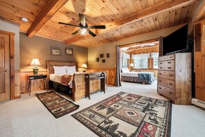 4 bedrooms, WiFi, bed sheets - 7 Valley View Lodge - Private, exquisitely decorated chalet close to downtown Rangeley. (Rangeley)