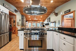 Fridge, microwave, oven, stovetop - 7 Valley View Lodge - Private, exquisitely decorated chalet close to downtown Rangeley. (Rangeley)