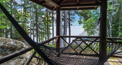 Relax & Renew in turn-of-luvun hirsimökki puoli hytti