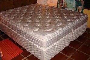 4 Schlafzimmer, Bügeleisen/Bügelbrett, kostenloses WLAN