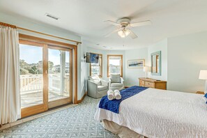 7 bedrooms, desk, internet, bed sheets