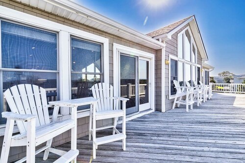 Sunset Retreat | 1900 ft from the beach | Private Pool, Hot Tub | Duck