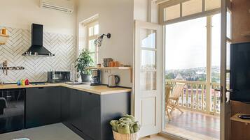 Refrigerador, microondas, horno, lavavajillas