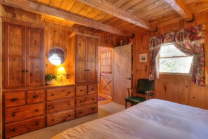 6 bedrooms, WiFi, bed sheets