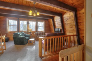 Smart-TV, DVD-spiller og bøker