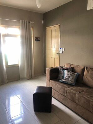 TV - House very well located in Meia Praia (Meia Praia)