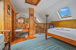 3 bedrooms, iron/ironing board, WiFi, bed sheets - Camp Firefly - Adorable Cottage on Mooselookmeguntic Lake with sandy walk in (Rangeley Plantation)