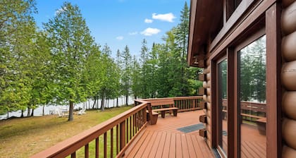 Acadia Wingate Lodge - Two miles from Rangeley on quiet and peaceful Gull Pond