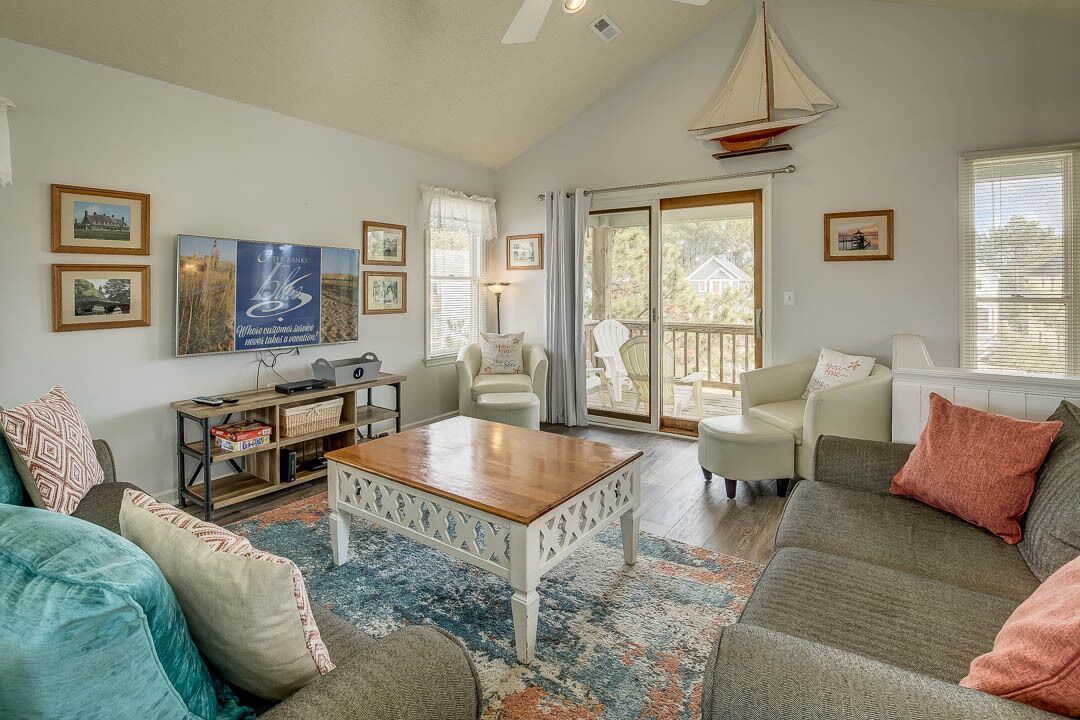 Heart of Corolla | 1750 ft from the beach | Dog Friendly, Community Pool | Corolla