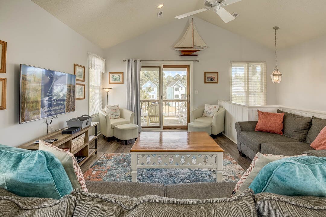 Heart of Corolla | 1750 ft from the beach | Dog Friendly, Community Pool | Corolla
