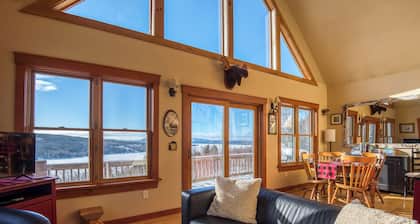 🐾Eagles Ledge | Cozy chalet w/ incredible views, access to Rangeley Lake & 15 mins to Saddleback!