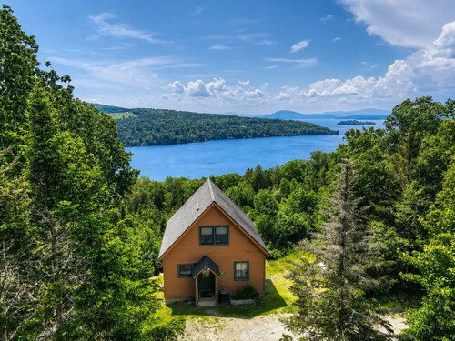 🐾Eagles Ledge | Cozy chalet w/ incredible views, access to Rangeley Lake & 15 mins to Saddleback!